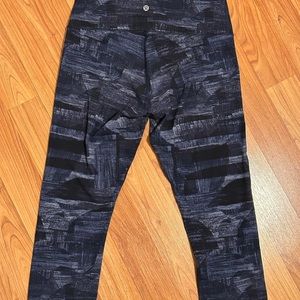 Lulu Lemon Capris. Size 10. With Tags. No Marks Or Stains